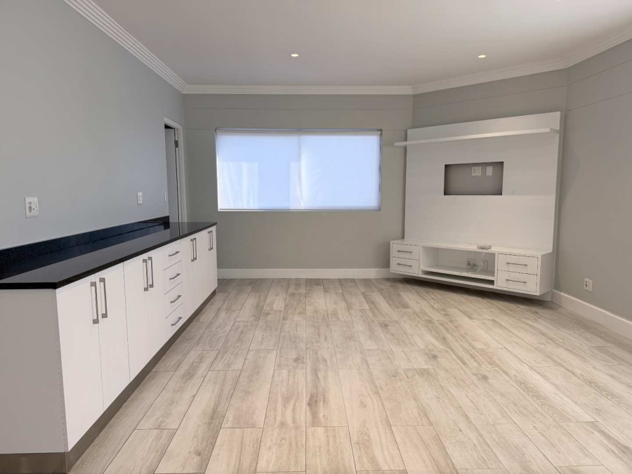 To Let 2 Bedroom Property for Rent in Oakdale Western Cape